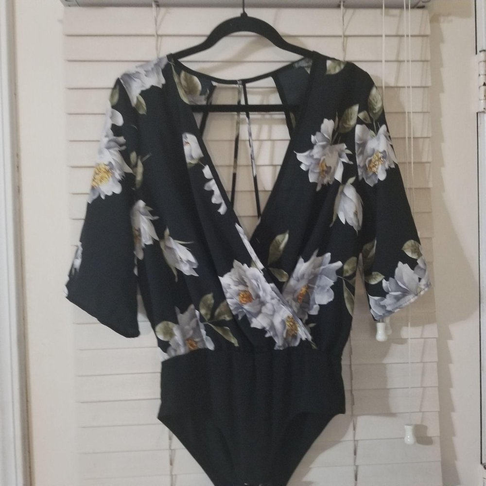 Charlotte Russe / M / Floral Body Suite